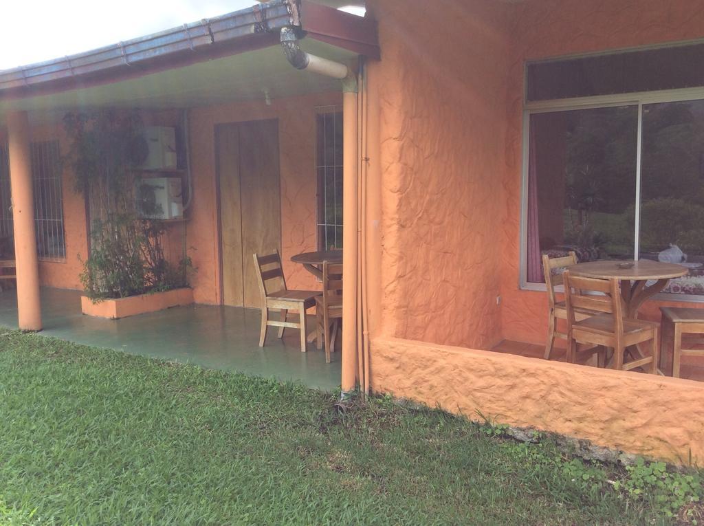 Отель Cabinas Los Guayabos Ла Фортуна Экстерьер фото
