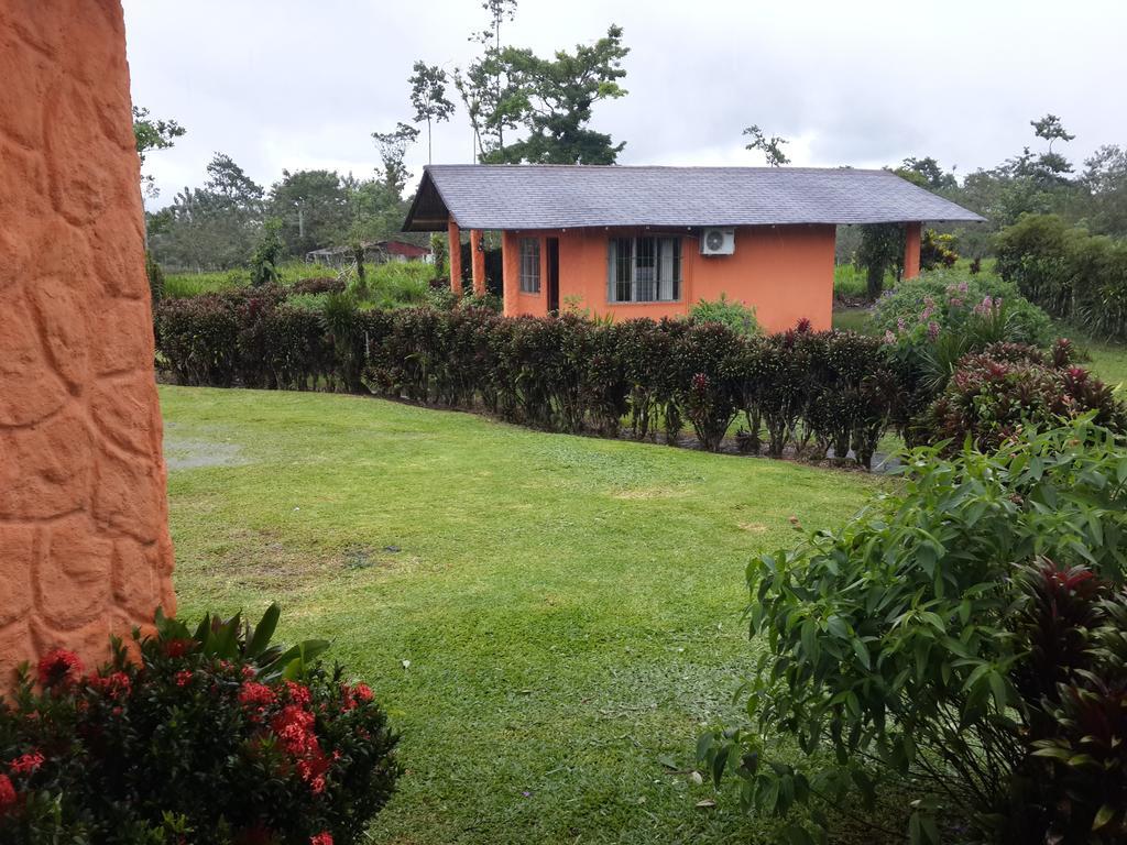 Отель Cabinas Los Guayabos Ла Фортуна Экстерьер фото