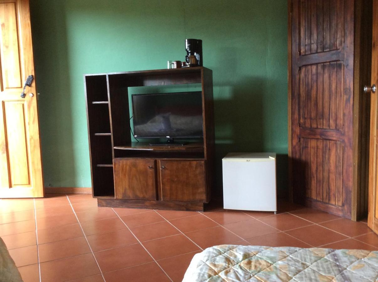 Отель Cabinas Los Guayabos Ла Фортуна Экстерьер фото